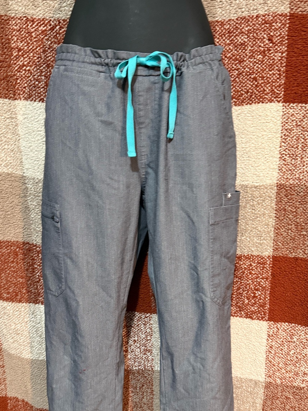 FIGS Gray Scrub Pants Women’s Small